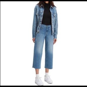 Levi’s classic wide leg crop size 10